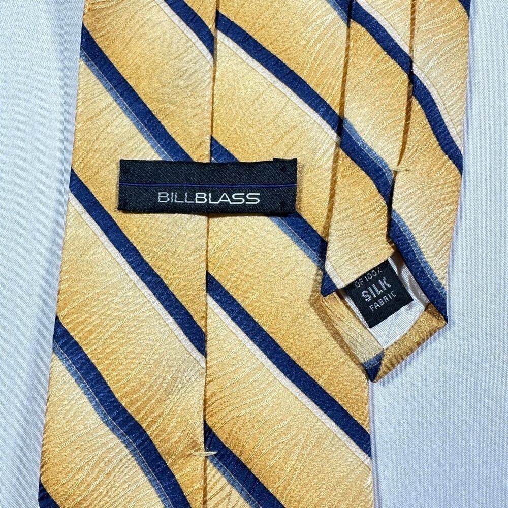 Men’s Bill Blass Necktie - Picture 4 of 4